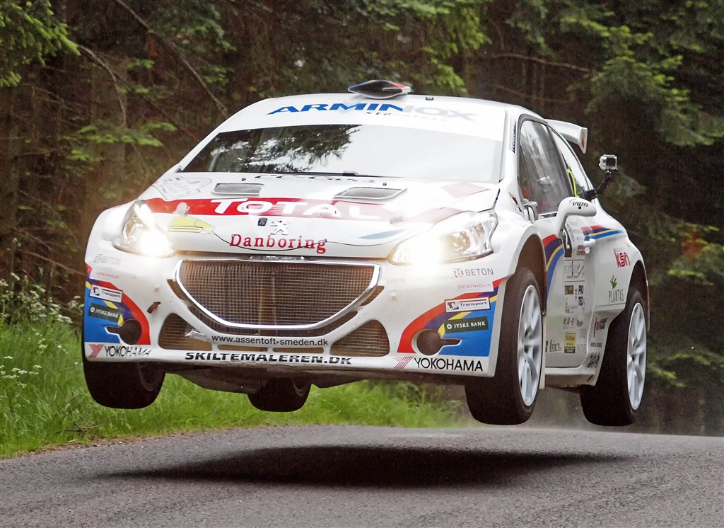 Christian K. Jensen og Freddy Petersen ser frem til at gentage sidste års generalsejr i Ecoteck Rally Himmerland 2015.
(Foto: Åge Keseler Kirketerp)